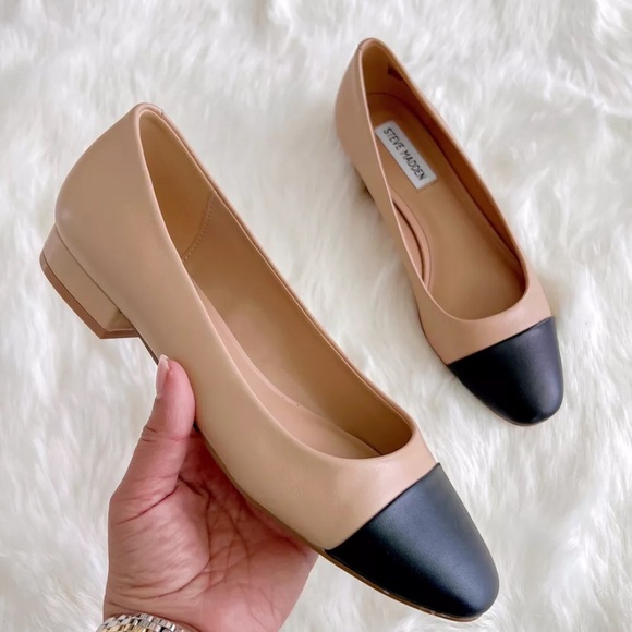 Shoes - Elegant Two-Tone Steve Madden Flats